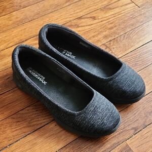 Skechers GoStep Lite GogaMax Ballet Flats